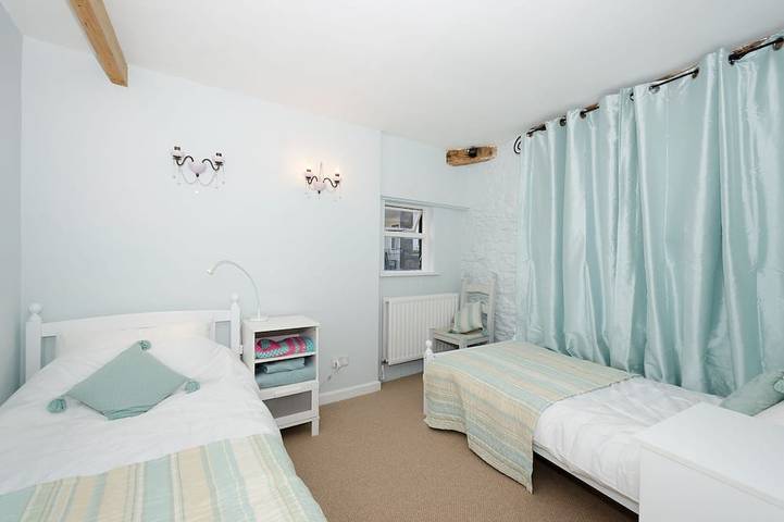 Superbe propriété pour quatre au coeur de Looe avec des vues fabuleuses. in Looe, Cornouailles