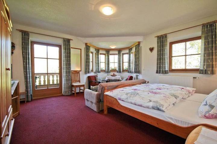 Ferienhaus für 4 Personen, mit Balkon und Garten sowie Seeblick und Ausblick am Kaiserwinkl - 4