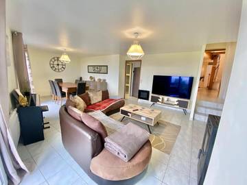 Gîte pour 5 personnes, avec vue, animaux acceptés à Corent