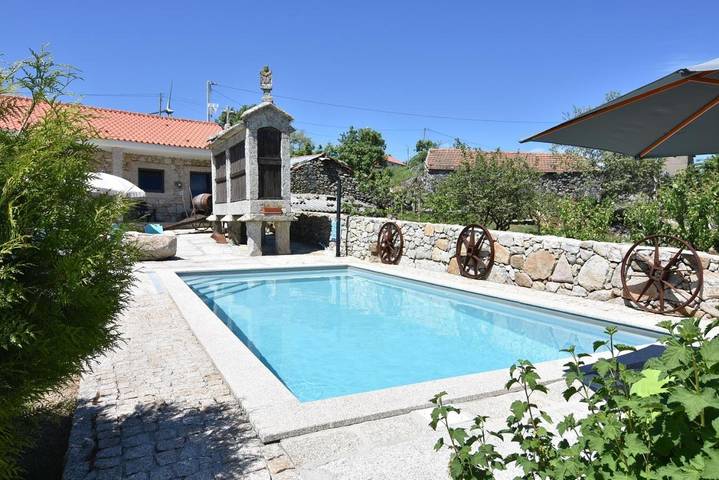 Location de vacances pour 4 personnes, avec vue ainsi que piscine et jardin dans Vila Pouca de Aguiar - 3