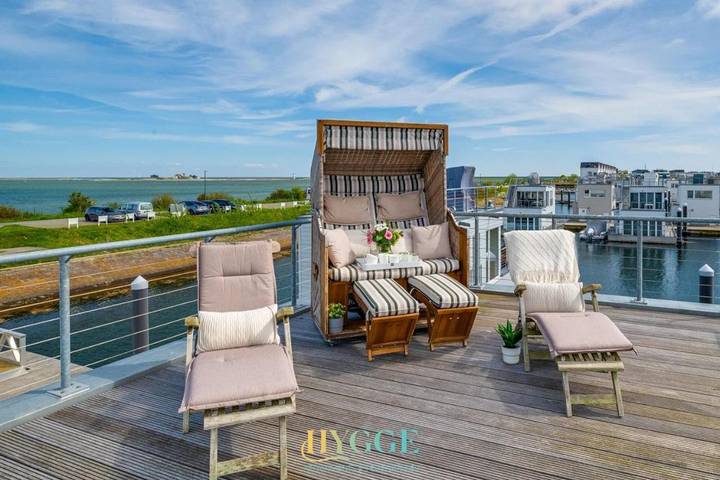 Ferienhaus für 4 Personen, mit Terrasse und Sauna sowie Seeblick