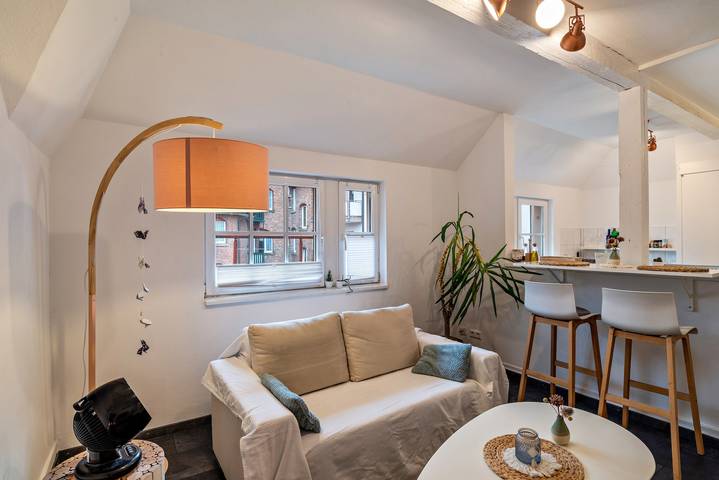 Geheel appartement, Perfect voor je stedentrip - "Sweet 2 Room Fachwerk Apartment" met Wi-Fi in Pforzheim, Noordelijk Zwarte Woud