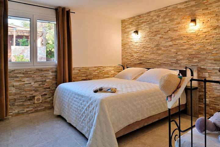 Location de vacances pour 3 personnes, avec jardin et terrasse à Occhiatana - 3