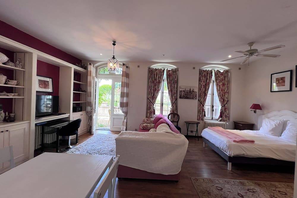 Appartement entier, Château de Villars in Villars (Aquitaine), Périgord Vert