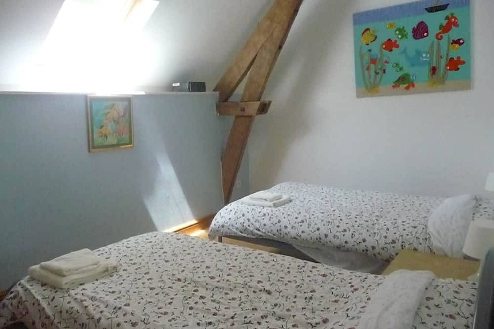 Family friendly house in the countryside near Sarlat in Fajoles, Quercy