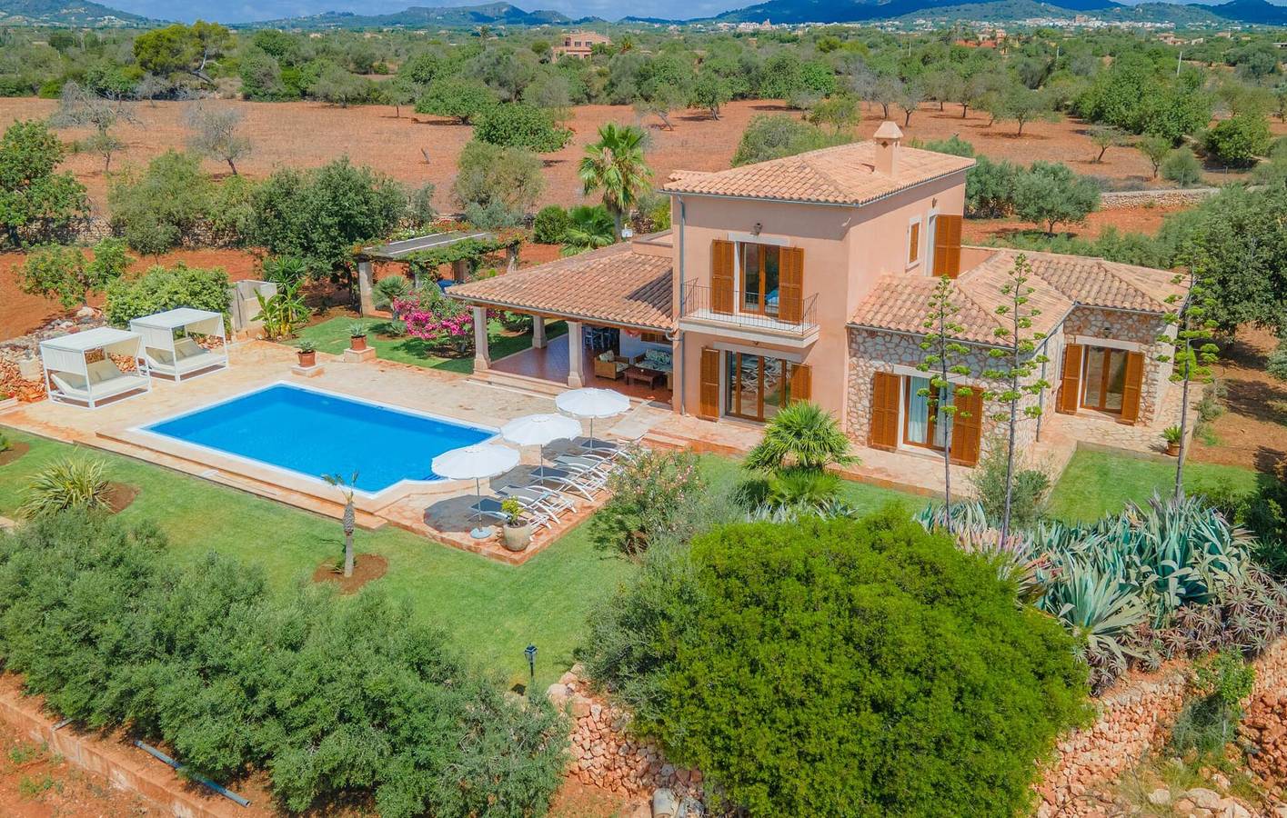 Modern Apartment with Pool, Terrace & AC near Cala Mitjana in Cala d'Or, Santanyí