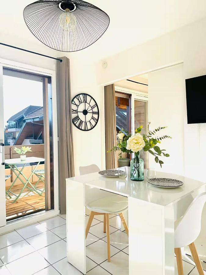 Gîte pour 4 personnes, avec terrasse et vue, animaux acceptés à Douvaine - 3