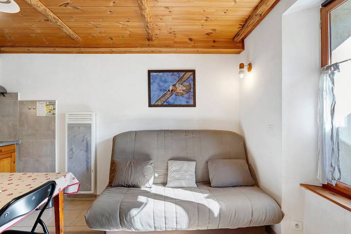 Apartamento entero, Apartamento tranquilo con jardín, cerca del pueblo in Allos, Región de Castellane