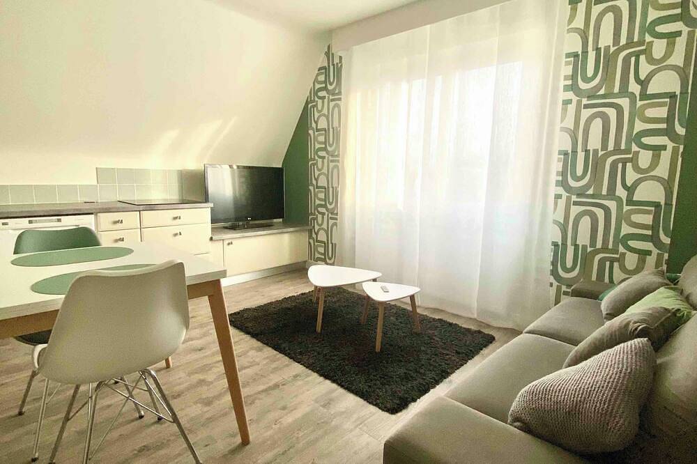 Apartamento entero, Villa Medena - All-comfort stay + jacuzzi - Rated 3*. in Mayenne (desambiguación)