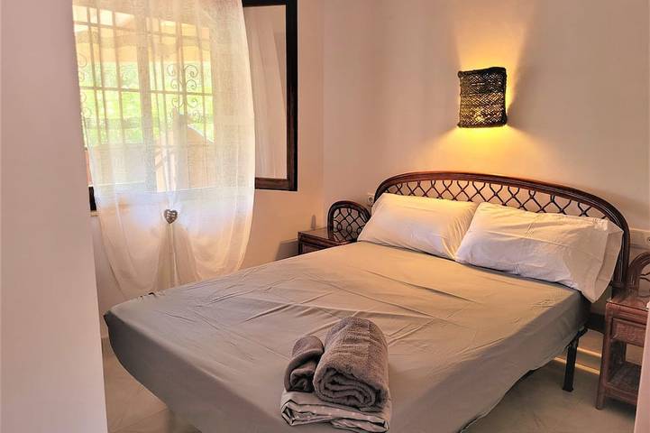 Ferienhaus mit Garten 150m vom Sandstrand in Las Marinas, Dénia