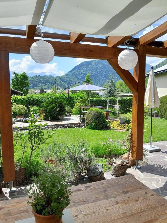 Ferienhaus für 4 Personen, mit Ausblick und Garten in Oberau