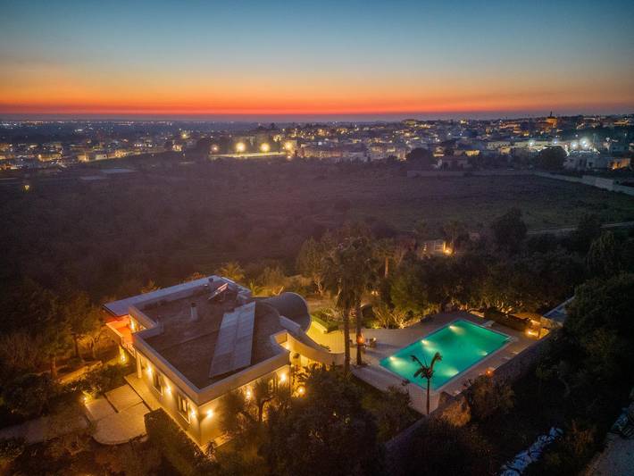 Villa con piscina per 8 persone, con piscina e giardino nonché terrazza a Casarano