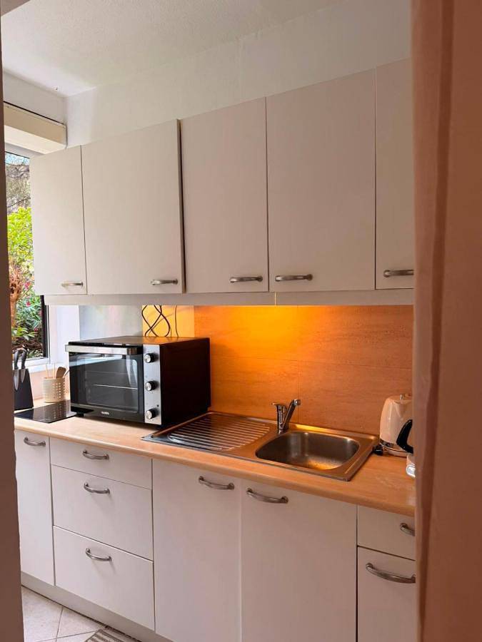 Gîte pour 2 personnes, avec piscine et jardin, animaux acceptés dans Plage Du Rayolet