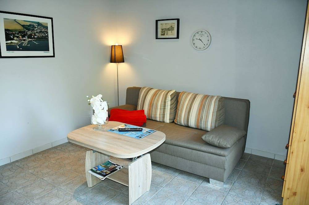 Ganze Wohnung, Deb 017 Bungalow mit Gartenterrasse in Altefähr - Bungalow mit Gartenterrasse in in Altefähr, Stralsund Umland