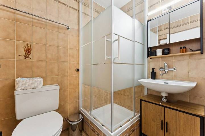 Appartement entier, Studio Lake View I Vue sur la montagne, Smart Tv 45\", douche, ascenseur, parking in Unterschönenbuch, Ingenbohl