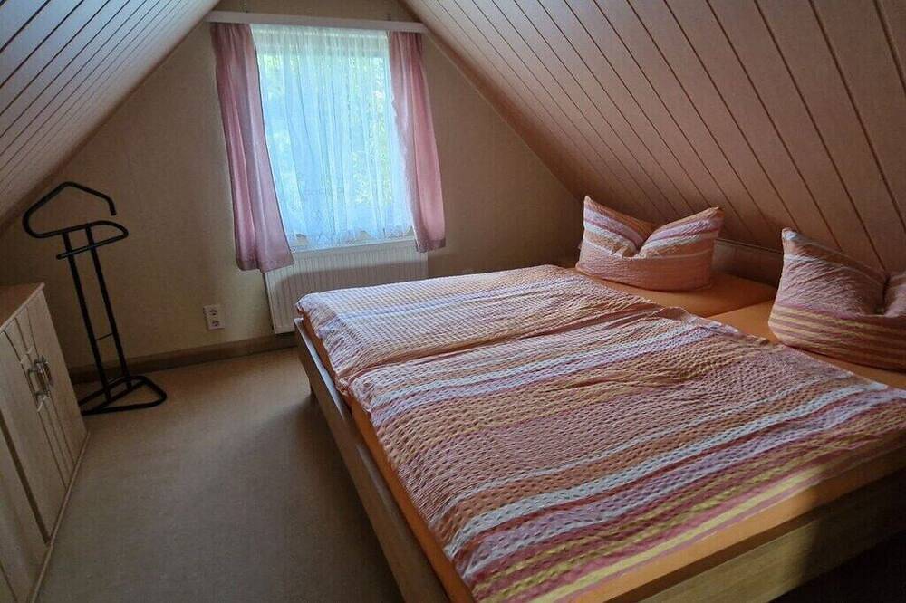 Ferienhaus in Ludorf mit Schwimmbecken in Ludorf, Müritz