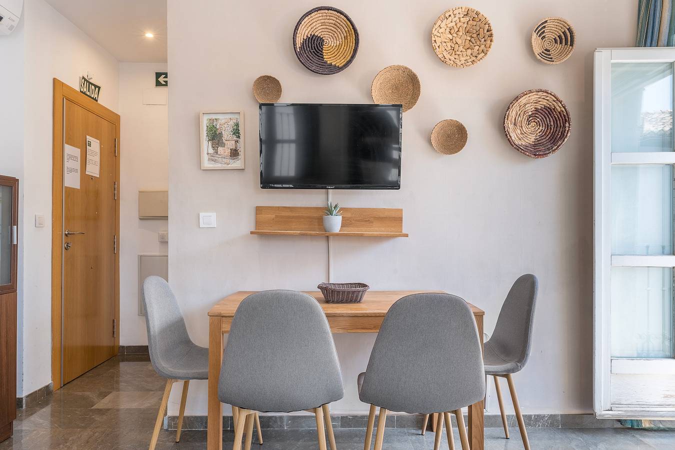 Apartamento entero, Apartamento 'Precioso' con balcón, Wi-Fi y aire acondicionado in Granada, Provincia de Granada
