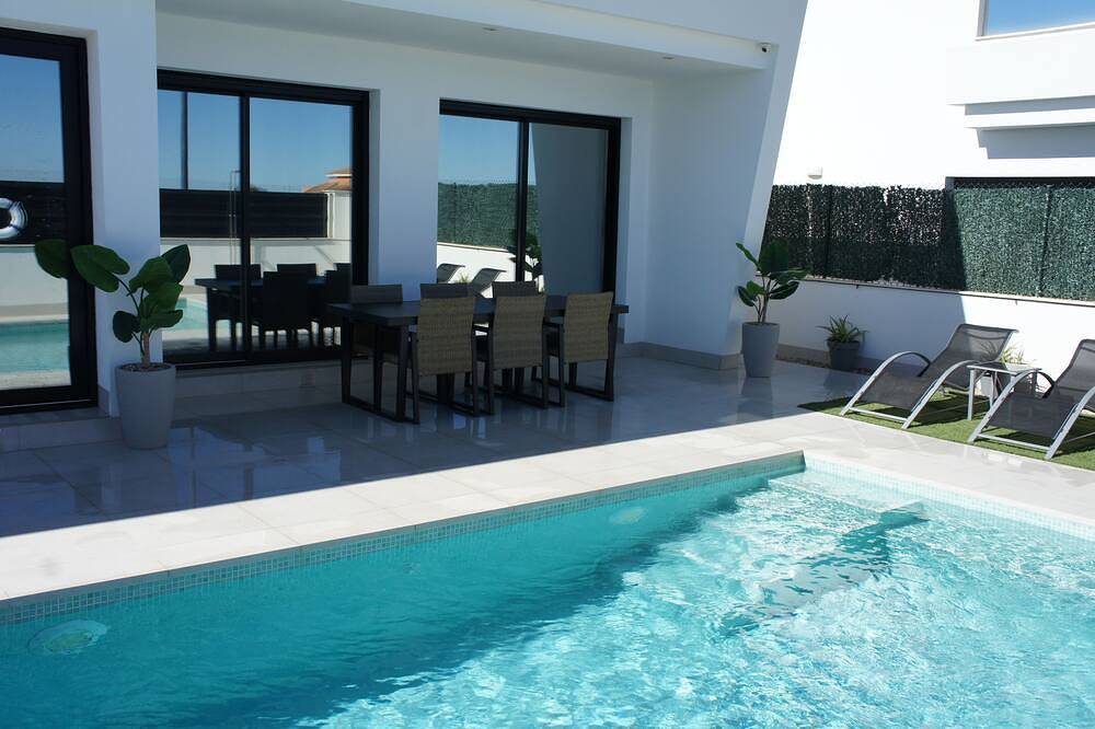 Peace and tranquility in a private villa with swimming pool in Roda Golf, San Javier