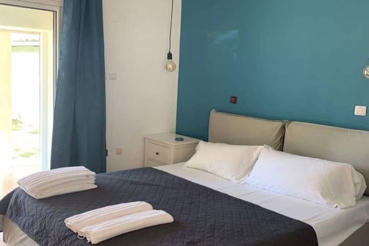 Villa pour 8 personnes, avec jardin ainsi que terrasse et jacuzzi à Borgo - 2