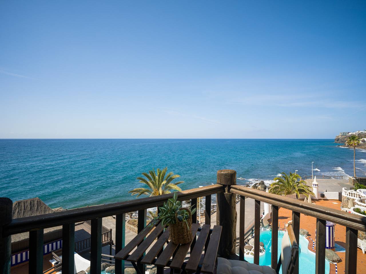 Apartamento en primera línea en Bahía Feliz con balcón in Playa del Águila, San Bartolomé de Tirajana