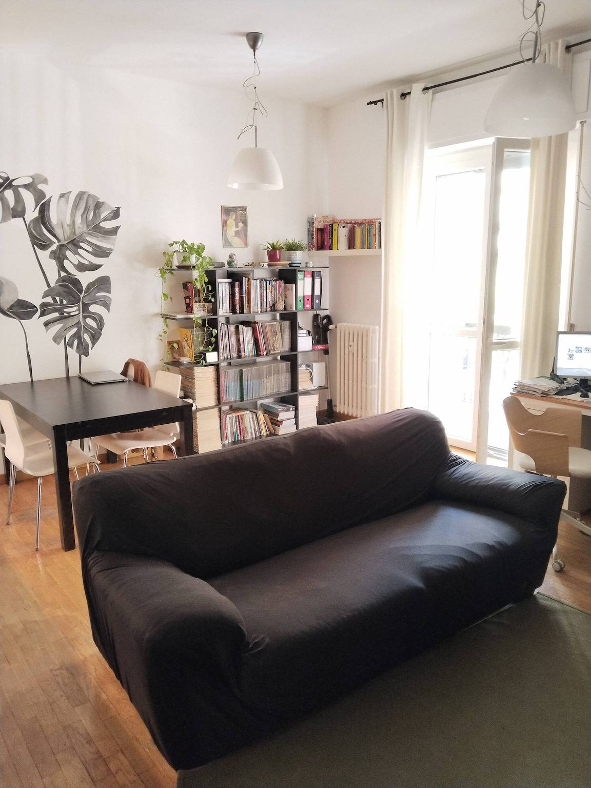 Spacious room in three-room apartment a stone's throw from the M1 in Sesto San Giovanni, Milan Province