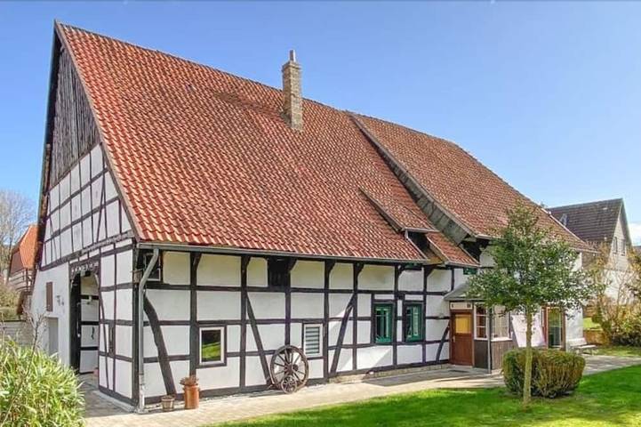 Ferienhaus für 12 Personen, mit Terrasse und Garten sowie Sauna in Laatzen