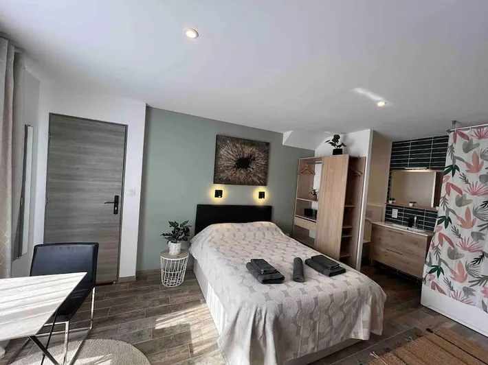 Apartamento de vacaciones para 2 personas, con jardín y jacuzzi - 1