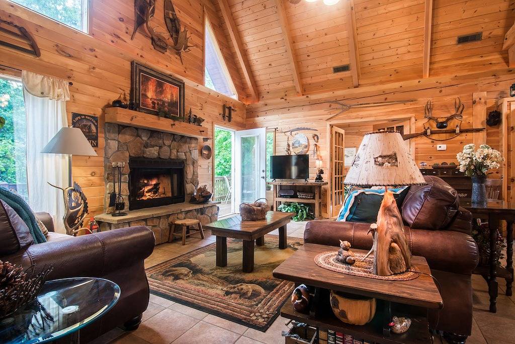 Blockhaus mit zwei Master-Suiten - ideal für zwei Paare in Table Rock Lake