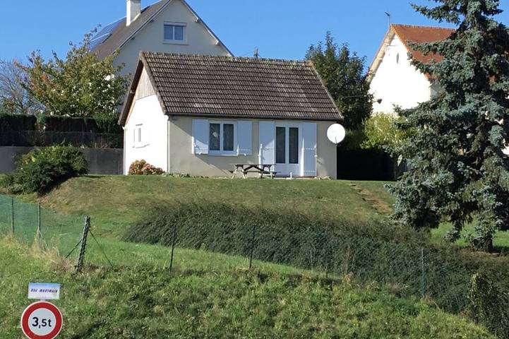 Location de vacances pour 4 personnes, avec terrasse et jardin à Saint-Laurent-sur-Mer