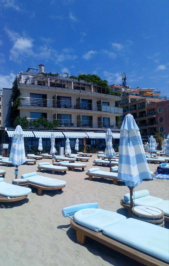 Hôtel pour 3 personnes, avec terrasse et vue