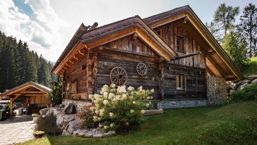 Chalet für 8 Personen, mit Sauna und Garten in Haus