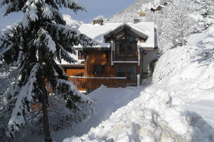 Chalet pour 4 personnes, avec jardin et balcon à Chatel