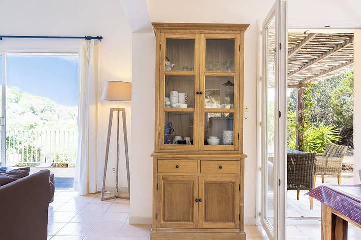 Beautiful villa with pool, sea view, large garden and beach 7mn walk to Campomoro in Campomoro, Belvédère-Campomoro