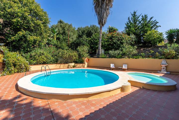 Vakantiehuis voor 5 personen, with Balkon and Tuin as well as Kinderzwembad in Malaga