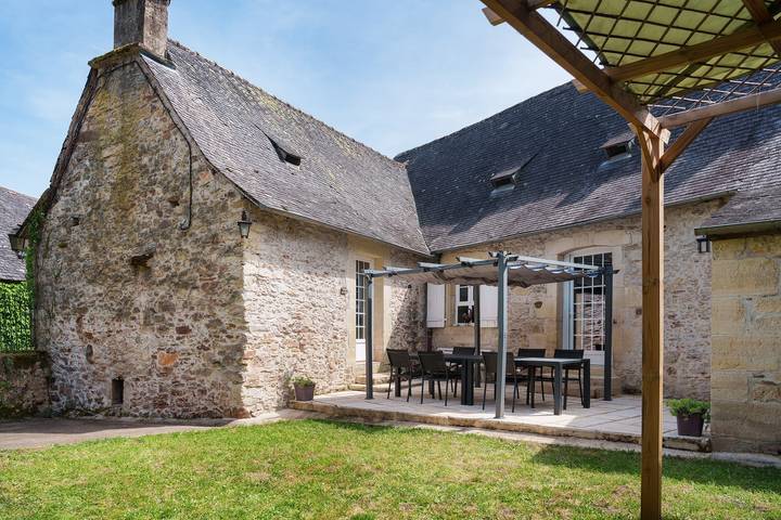 Location de vacances pour 8 personnes, avec Jardin dans Périgord Noir