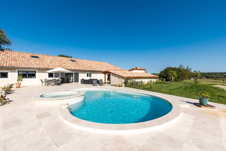 Location de vacances pour 3 personnes, avec jardin ainsi que jacuzzi et sauna à Bazas