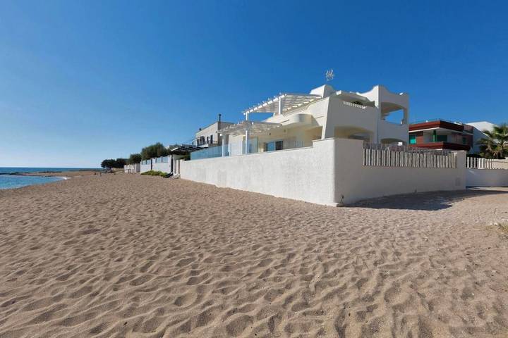 Villa pour 10 personnes, avec Terrasse ainsi que Jardin et Vue à Maruggio