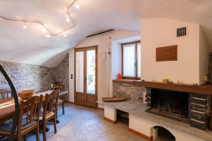 Location de vacances pour 6 personnes, avec balcon ainsi que vue sur le lac et vue à Lierna - 4