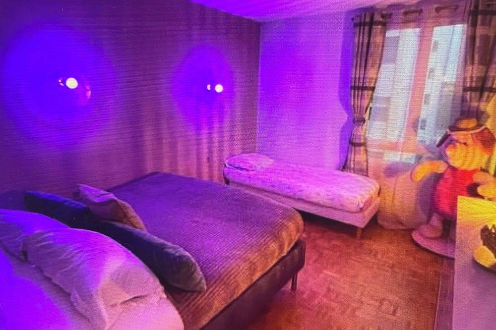 Entire apartment, Large family home, close to transport and shops, 7 min Paris, free parking in Cachan, Val-de-Marne