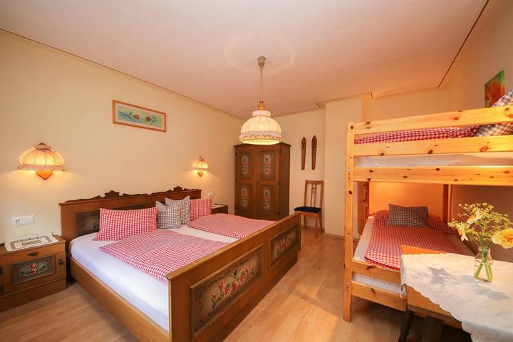 Ferienwohnung für 5 Personen, mit Terrasse und Garten - 1