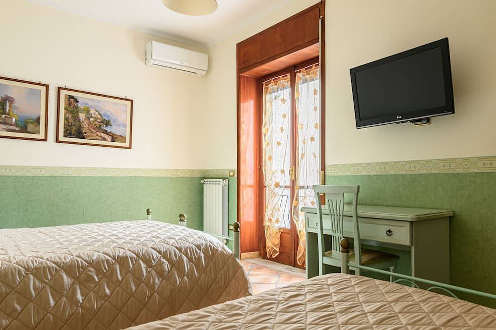 Appartement entier, Appartement-Standard-Salle de bain privée-Vue sur Mer de côté-Casa Carolina M... in Maiori, Côte Amalfitaine