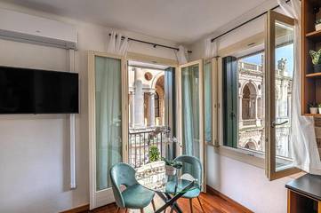 Ferienwohnung für 2 Personen, mit Ausblick und Balkon in Vicenza