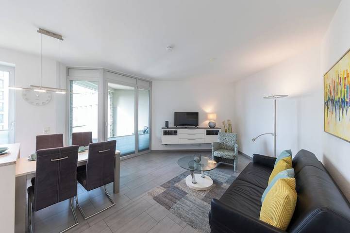 Ferienwohnung für 4 Personen, mit Balkon rund um die Havenwelten