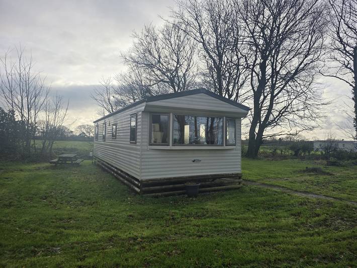 Caravan for 6 people, with pets in Pembrokeshire