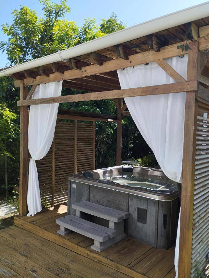 Gîte pour 6 personnes, avec terrasse et jacuzzi dans Plage de Saint-Félix