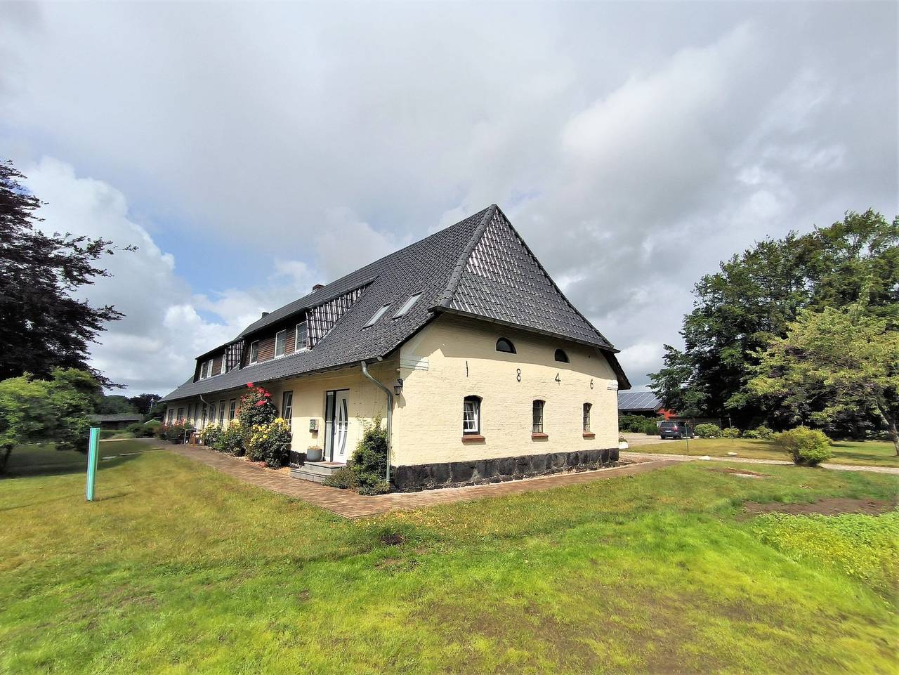 Ganze Ferienwohnung, Ferienhof Jensen: für kleine und große Gäste - Bungalow - Buchenblick in Großenwiehe, Eider-Treene-Sorge