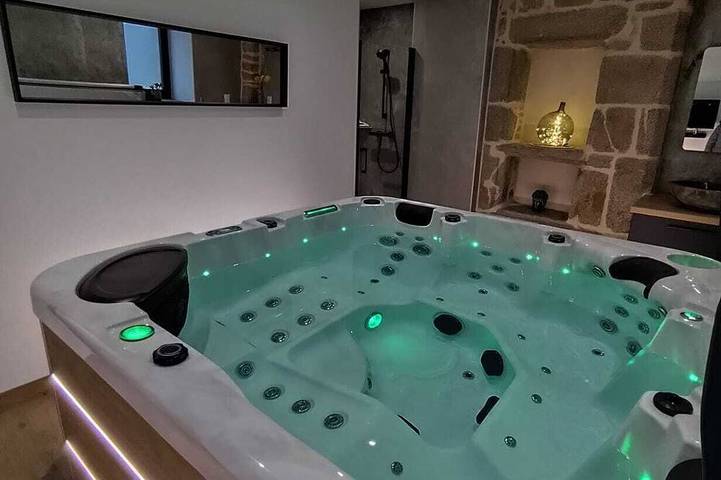 Maison de vacances pour 4 personnes, avec jacuzzi à Roz-sur-Couesnon