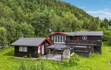 Ferienhaus für 8 Personen, mit Garten und Terrasse in Tingvoll