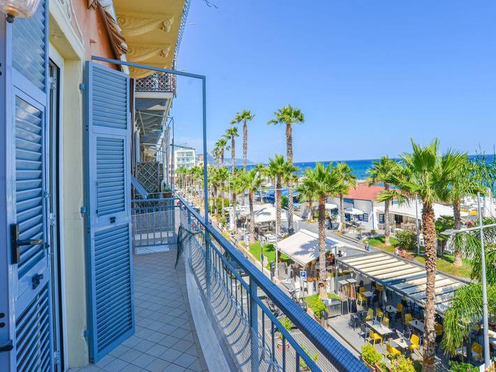 Appartamento per 6 persone, con Balcone a Loano