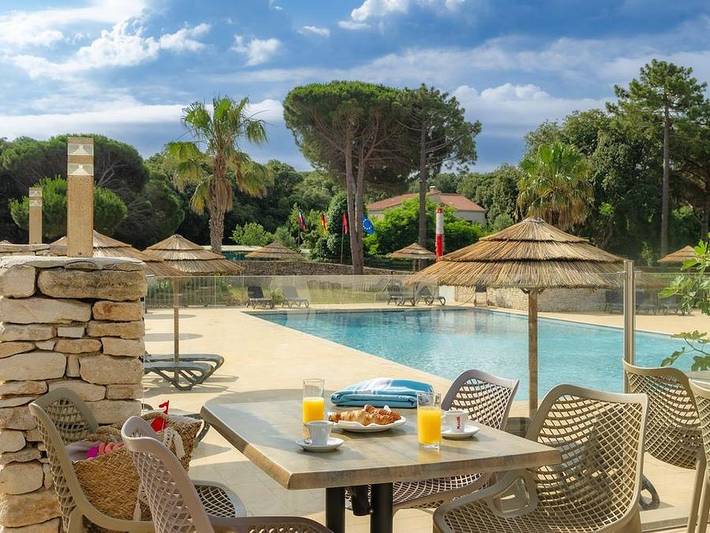 Camping Campo di Liccia - Mobilhome 2 personnes - Maquis climatisé Loft in Bonifacio, Arrondissement de Sartène